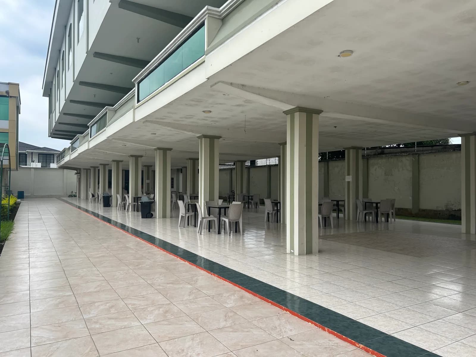 Instalaciones del campus de la Unidad Educativa Particular Abdón Calderón (3)